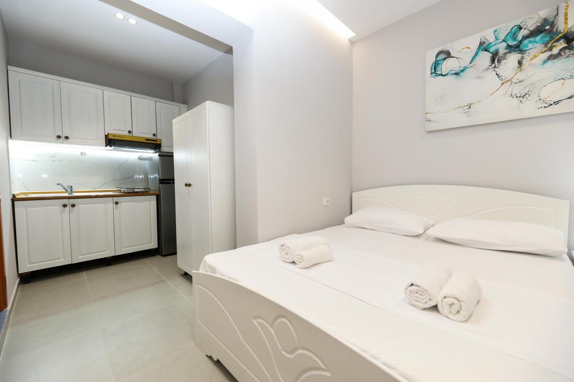 Vila Feliz - Premium Rooms With Free Private Parking Vlore Exterior photo