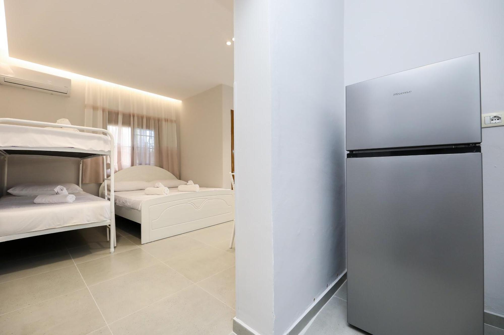 Vila Feliz - Premium Rooms With Free Private Parking Vlore Exterior photo