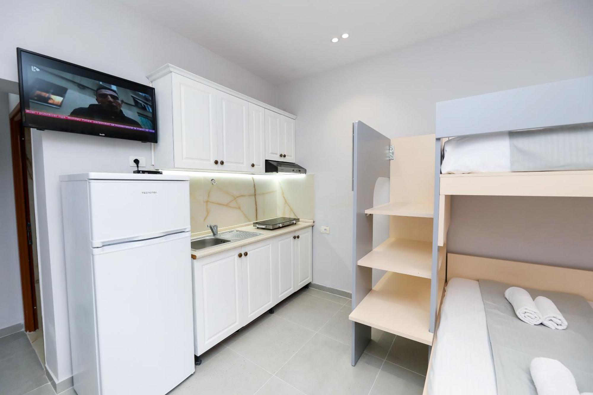 Vila Feliz - Premium Rooms With Free Private Parking Vlore Exterior photo