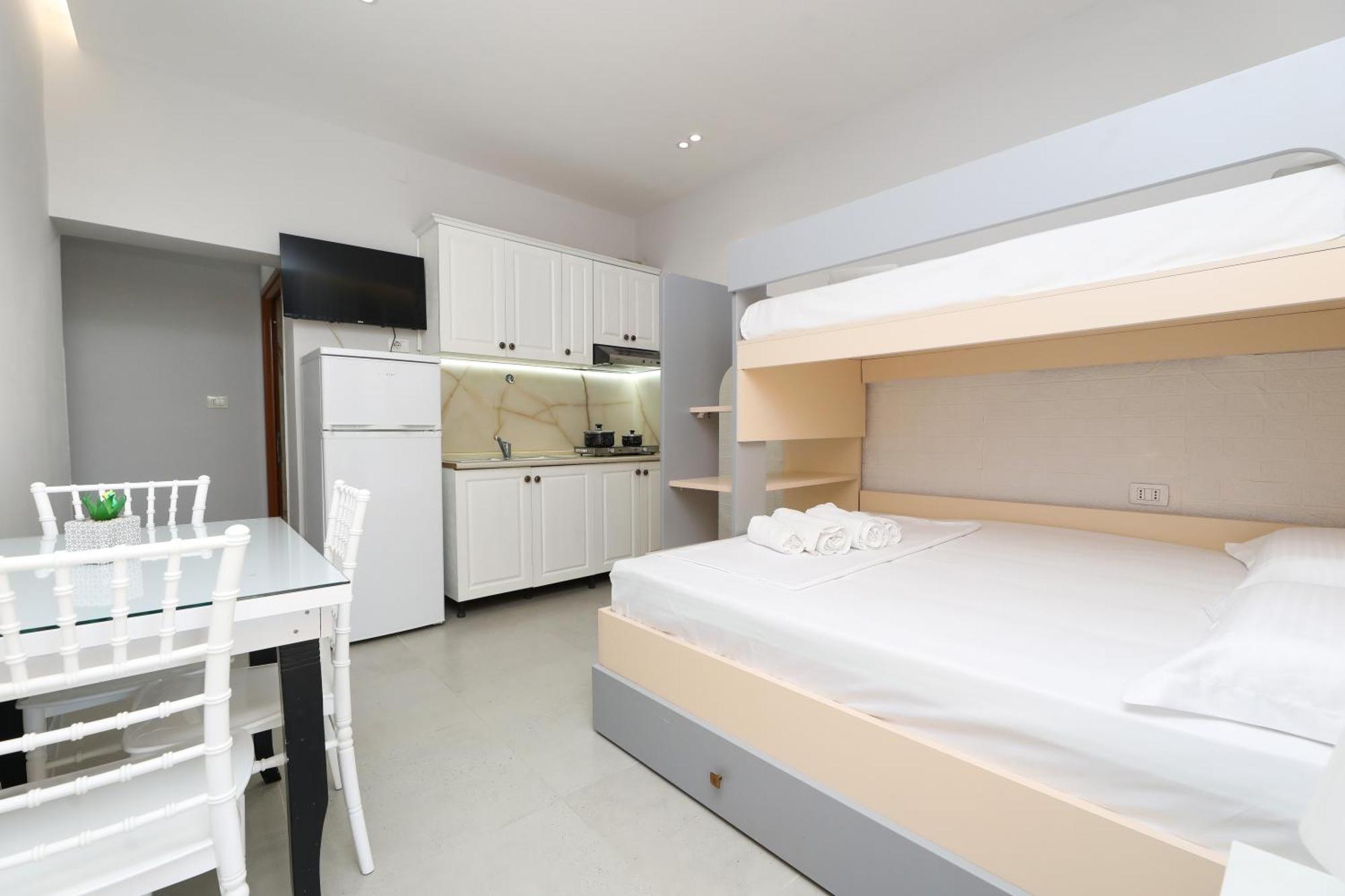 Vila Feliz - Premium Rooms With Free Private Parking Vlore Exterior photo