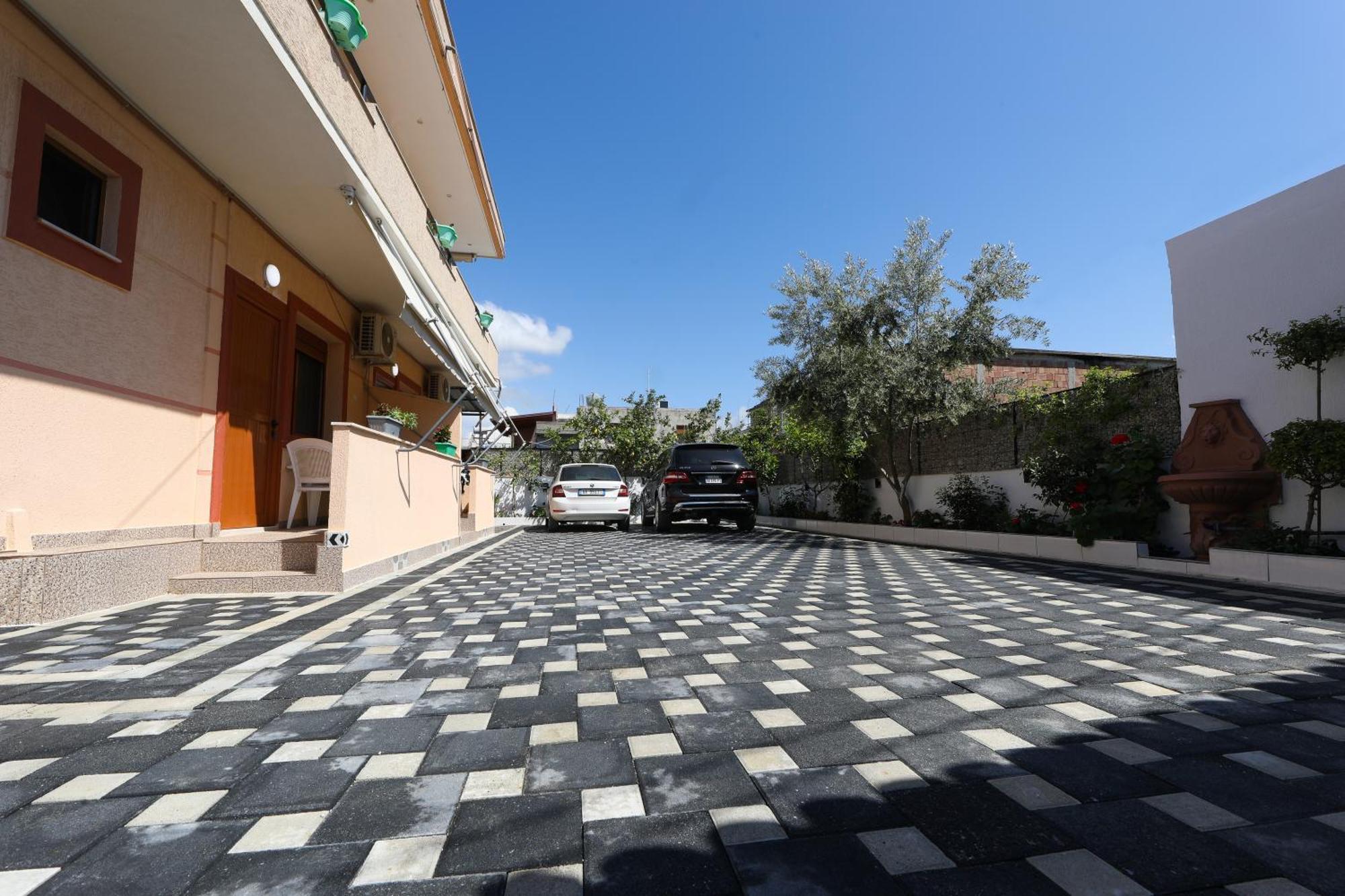 Vila Feliz - Premium Rooms With Free Private Parking Vlore Exterior photo
