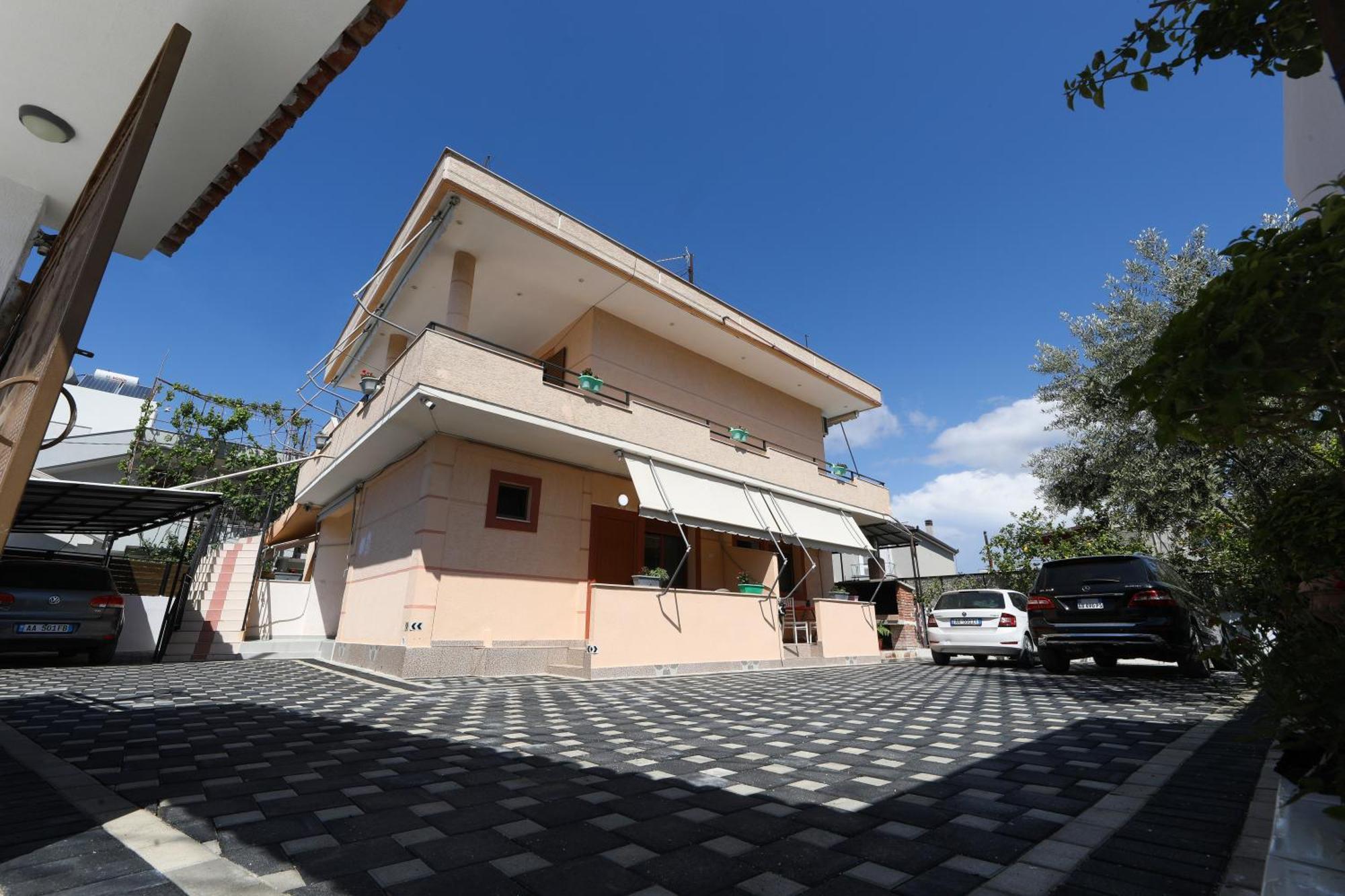 Vila Feliz - Premium Rooms With Free Private Parking Vlore Exterior photo
